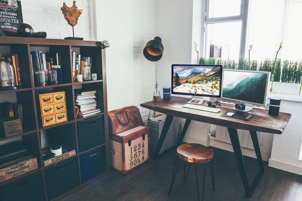 Les bases essentielles pour aménager un espace de travail adapté